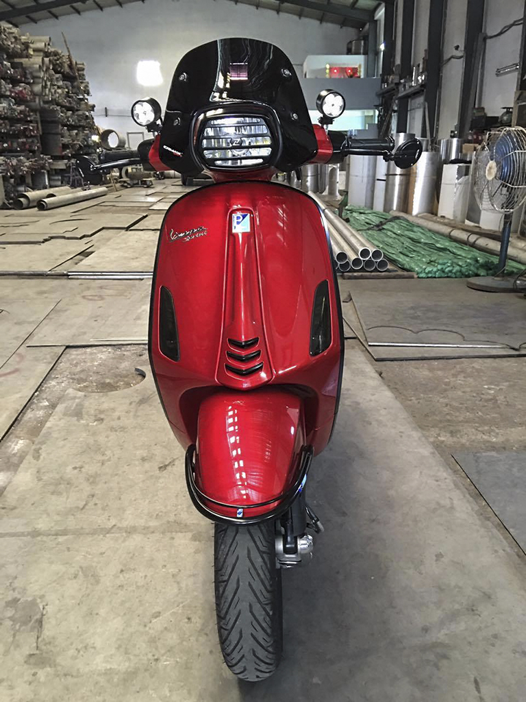 vespa-sprint-150-do-nhe-nhang-nhung-bat-mat-tu-sai-thanh