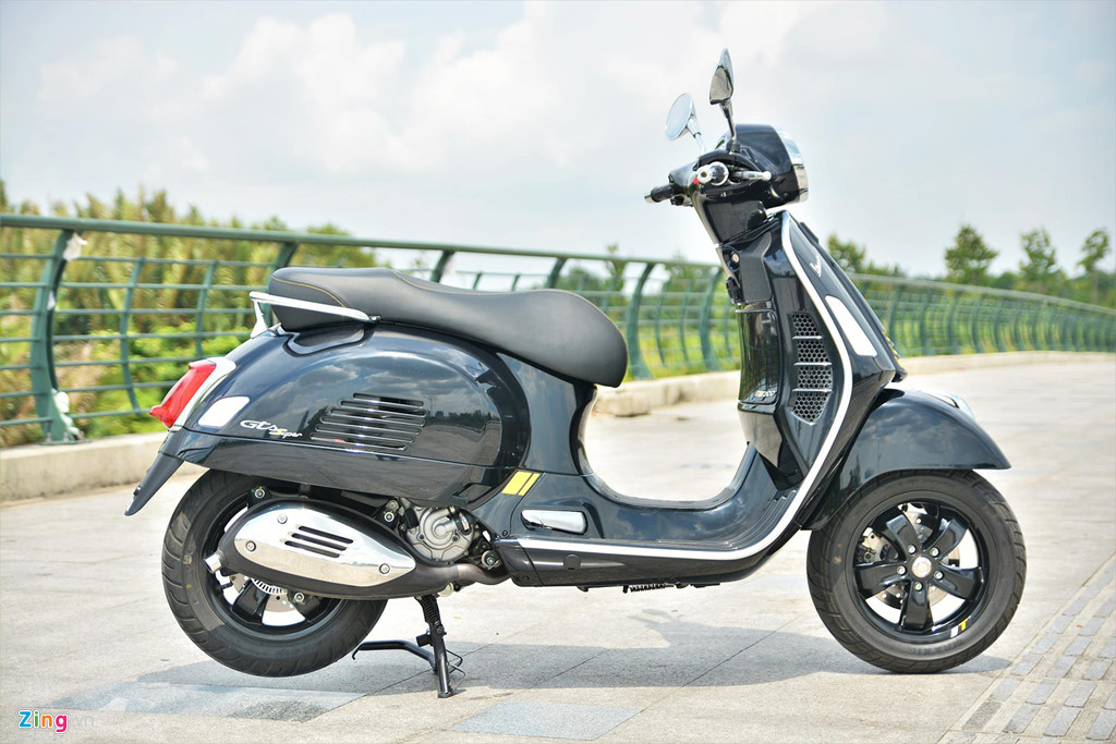 vespa-gts-300-hpe-dong-co-moi-gia-tu-300-trieu-dong