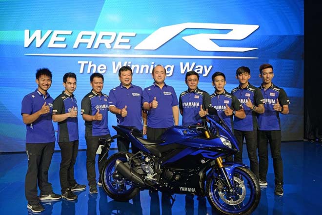 yamaha-cho-ra-mat-phien-ban-yzf-r25-abs