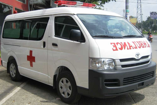 y-nghia-may-man-cua-chu-ambulance-viet-nguoc-tren-xe-cuu-thuong
