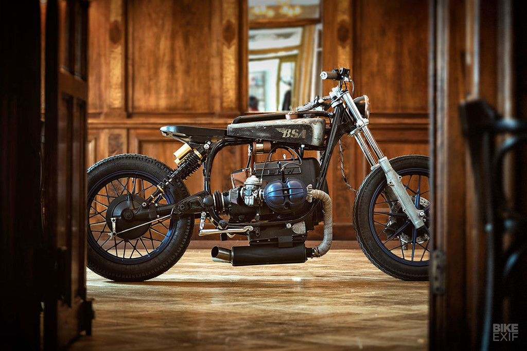 bmw-r90-6-hoi-sinh-tu-dong-sat-vun-o-ao