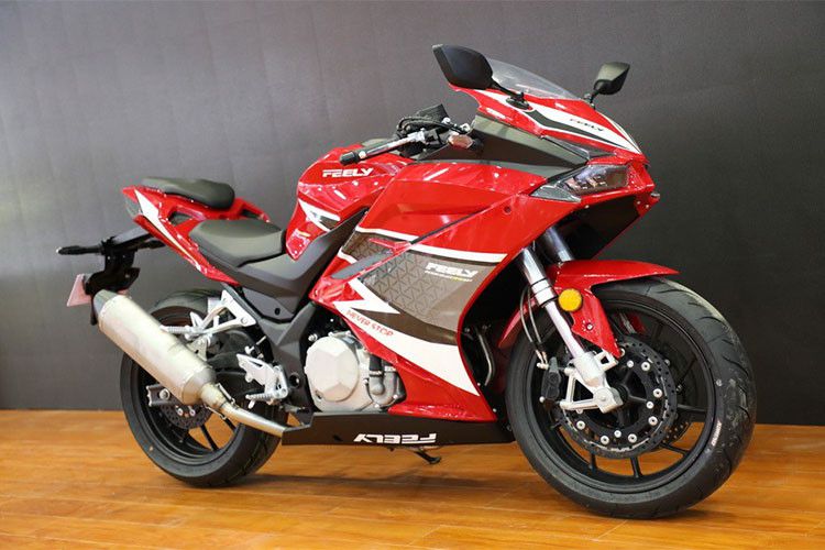 sau-bmw-s1000rr-hang-fake-la-honda-cbr250rr-hang-fake