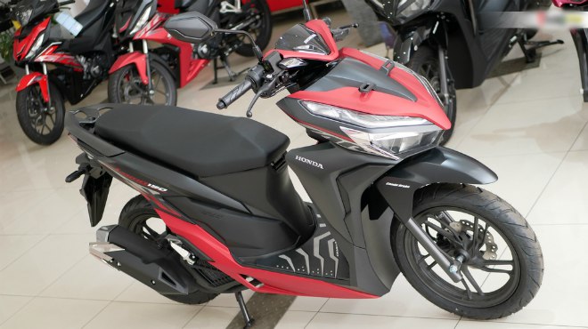 ngam-2020-honda-vario-150-moi-nhat-ban-den-do-xoc-ho-van