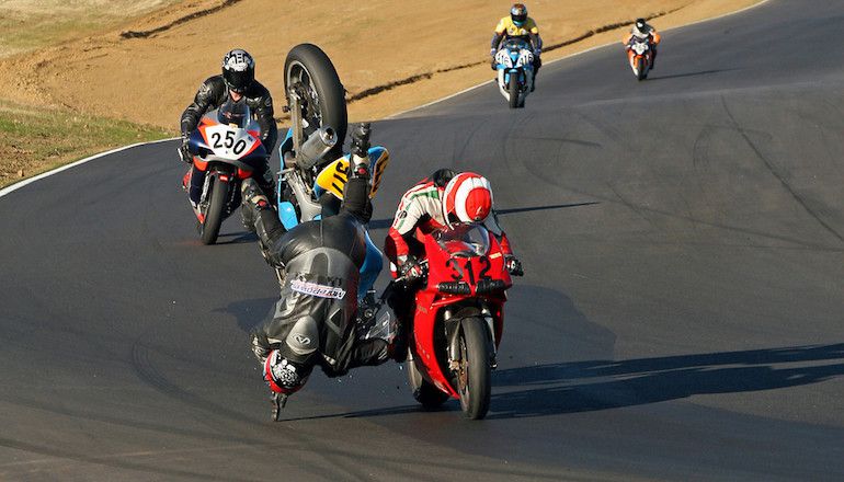 nhung-ly-do-khien-cac-biker-phai-do-duong