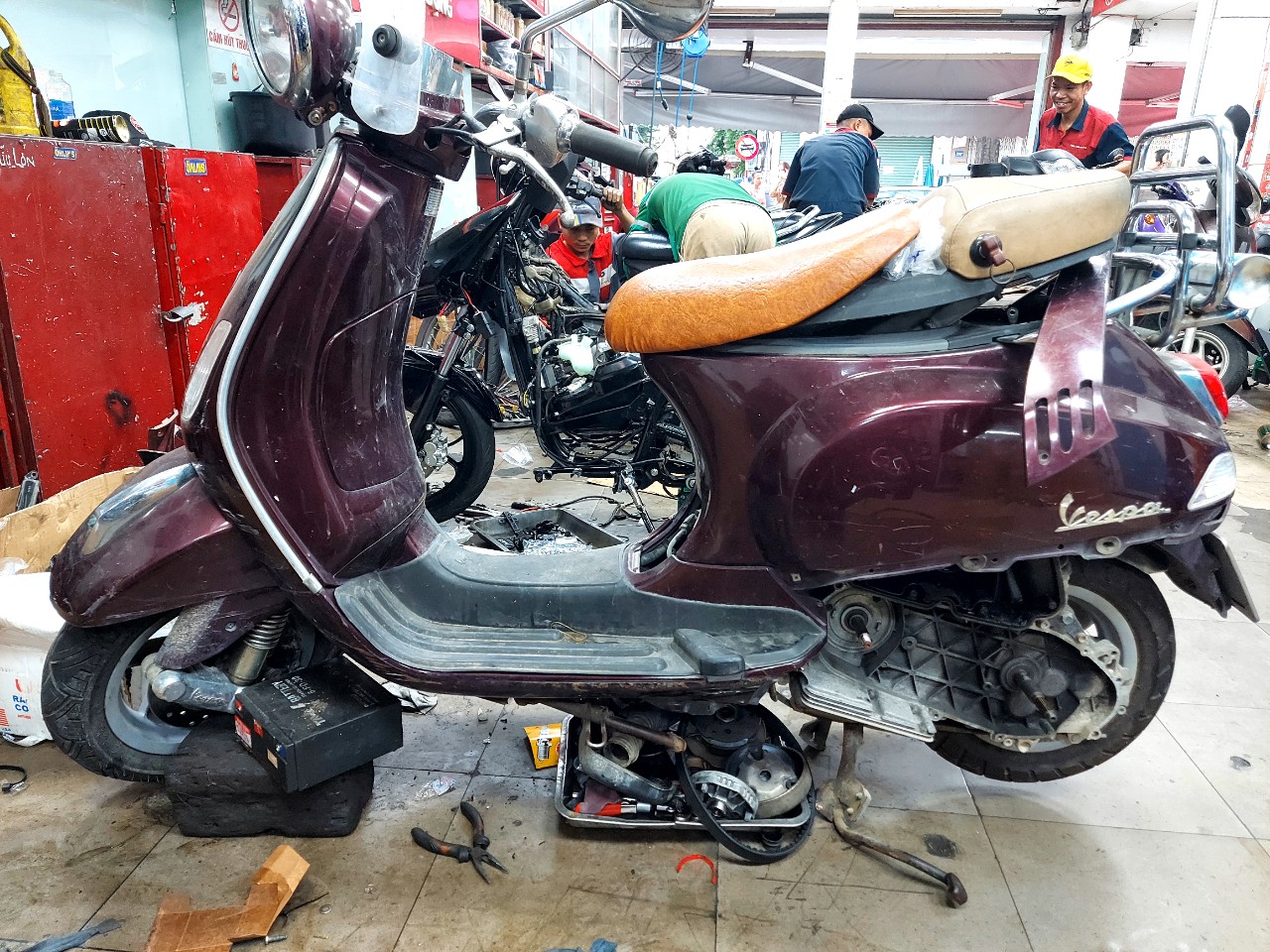 Bảo dưỡng Vespa LX