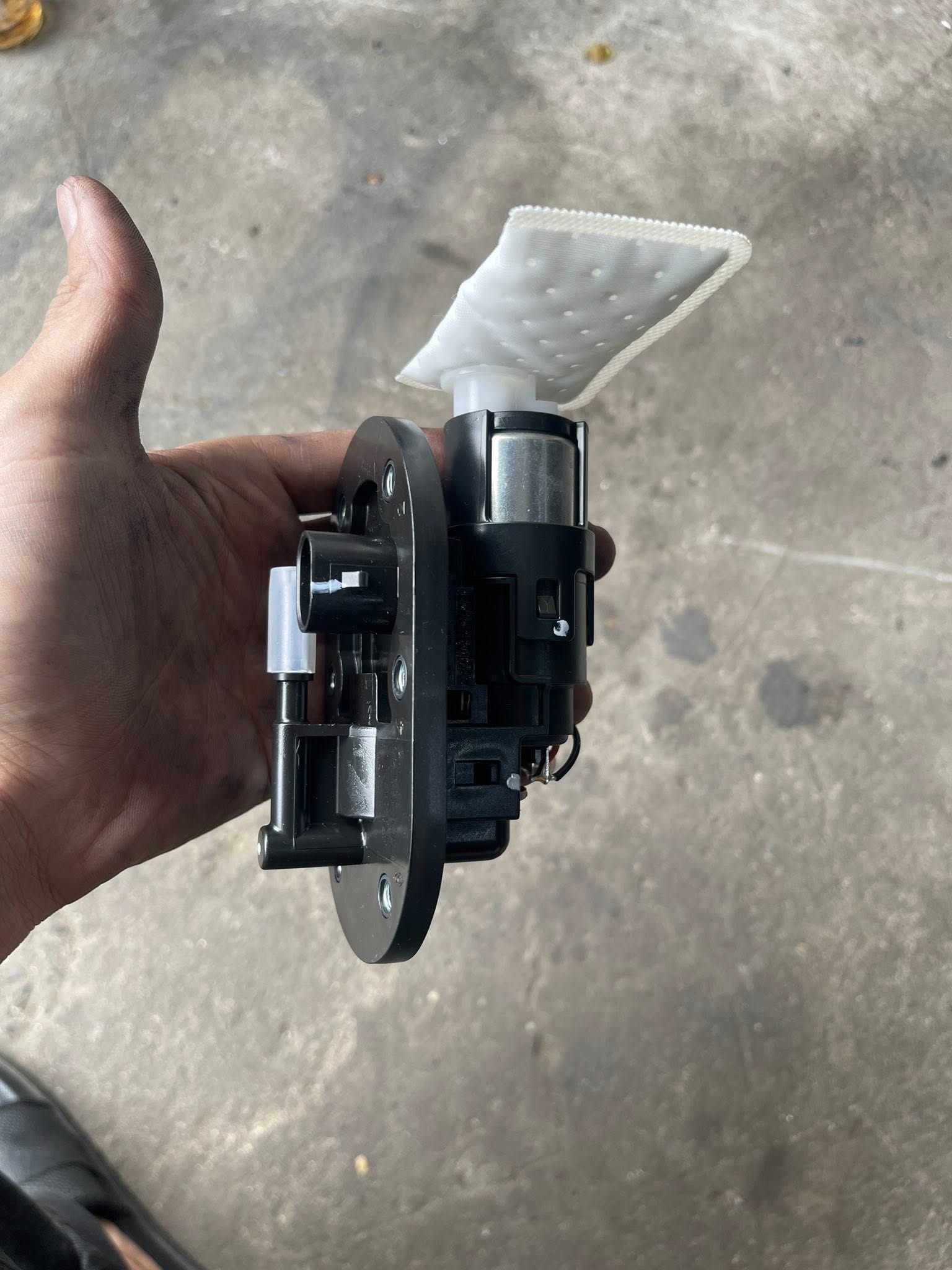 bom-xang-gpx-demon-150