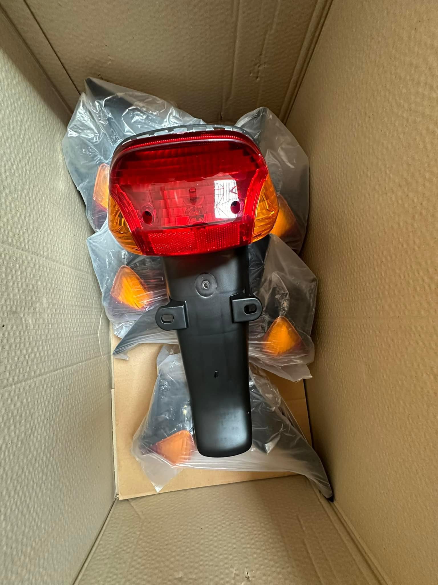 Chụp đèn xi nhan Dream Lùn 99