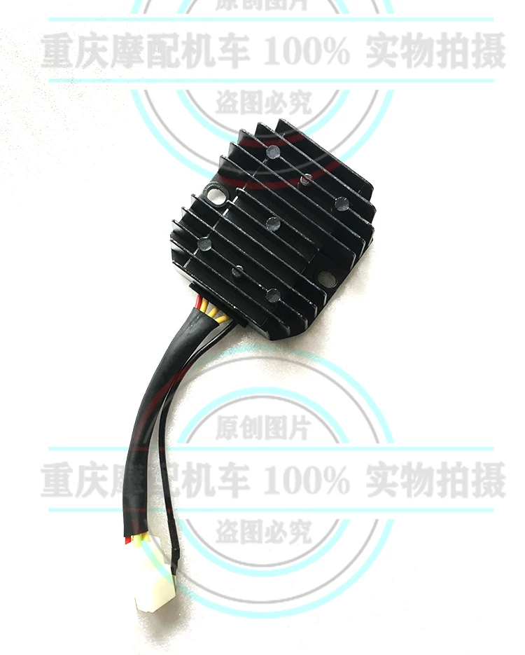 bo-sac-chinh-luu-brixton-on-dinh-dien-ap-14v
