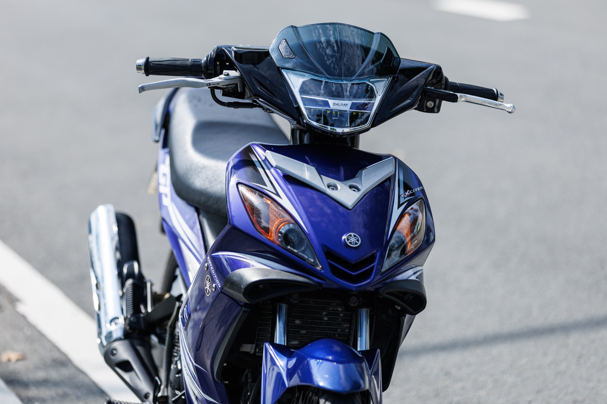 den-led-zhipat-sang-manh