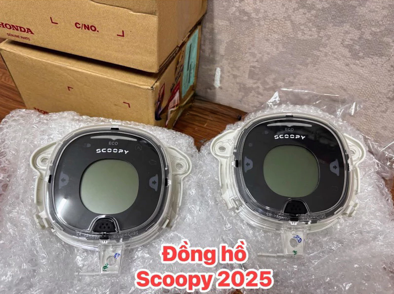 phu kien do choi scoopy 2025