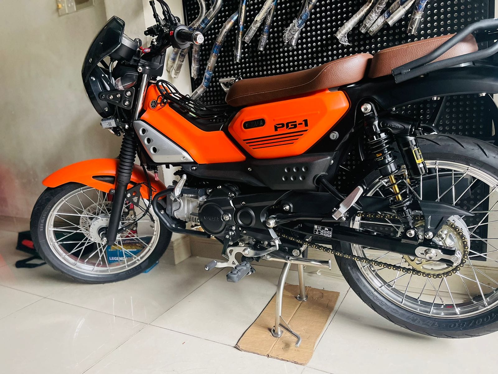 Future lên phuộc RCB