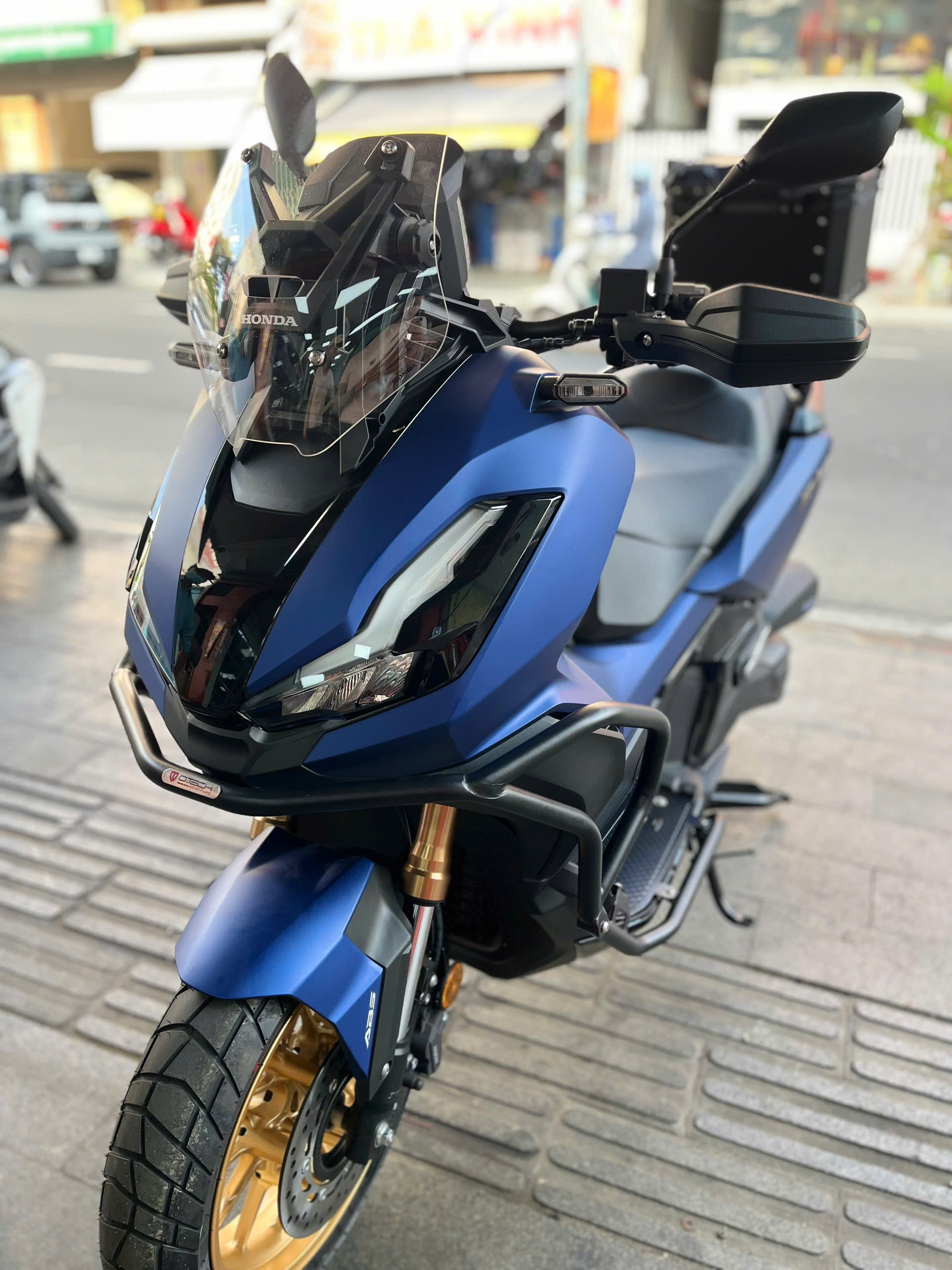 Lắp chống đổ ADV 350 tại Đà Nẵng