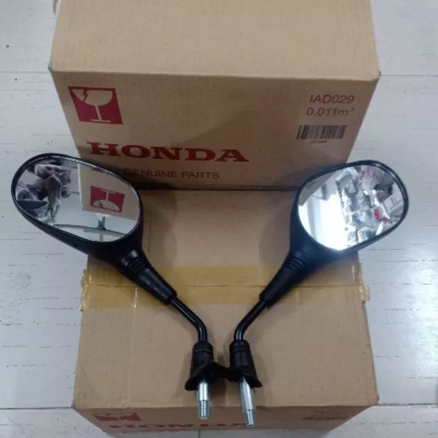 kinh chieu hau xe may the thao cho xe sh thoi trang