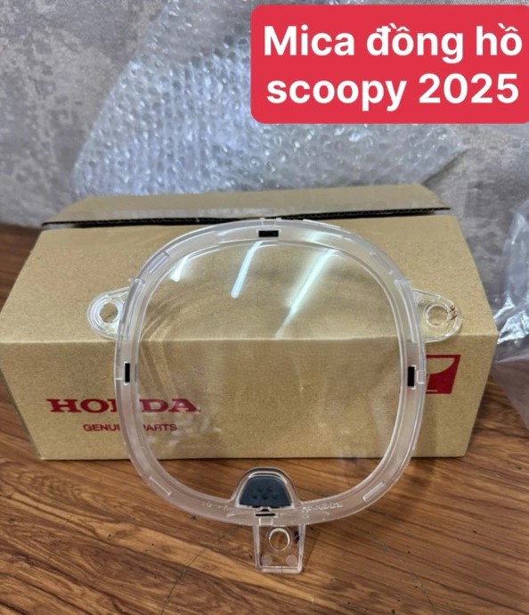 kinh pha den scoopy 2025