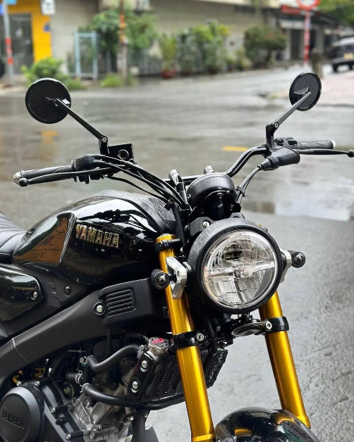 kinh-tron-retro-van-cacbon-cho-xe-moto-xe-may