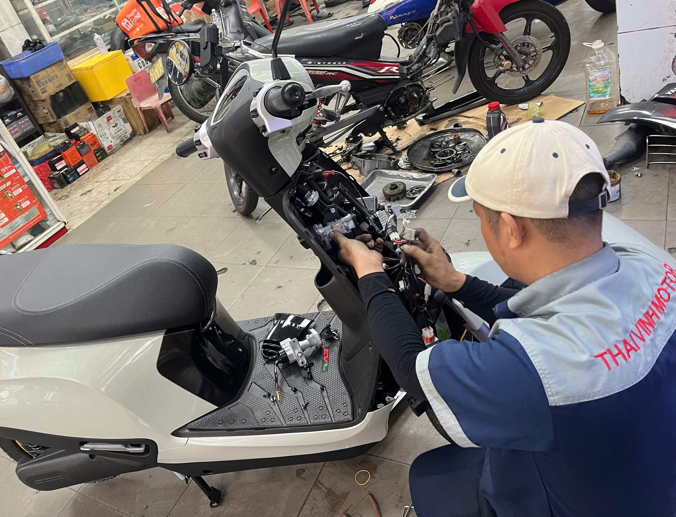len khoa smartkey vinfast evo200 da nang