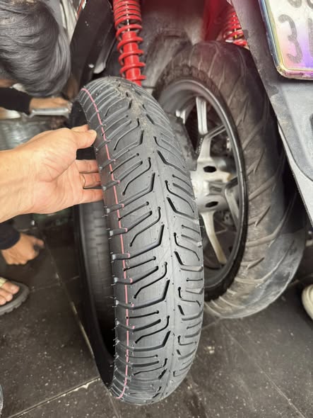 lop quantum s2 da nang thay lop