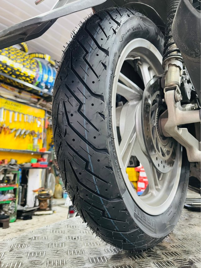 Lốp Pirelli Angel Scooter cho Honda SH