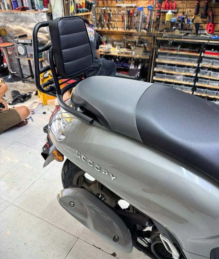 Tựa lưng sau xe ga