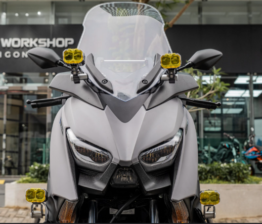 Nhiều mẫu pô độ Akrapovic, Leovince cực đẹp cho XMAX.