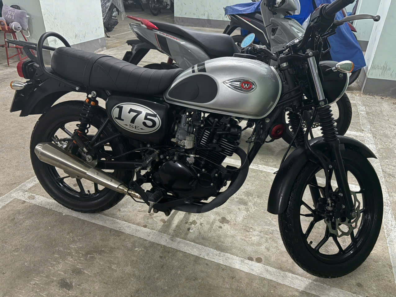 Phụ tùng lốp xe W175