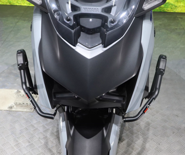 Cận cảnh lắp đặt XMAX 300