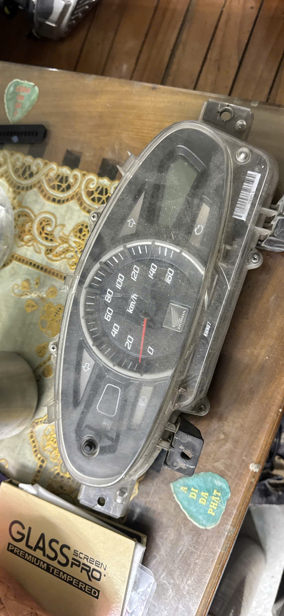 sua-man-hinh-lcd-xe-may