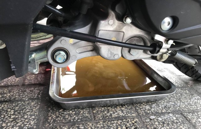 suc rua bo noi cvt xe ga bi vo nuoc mua mua