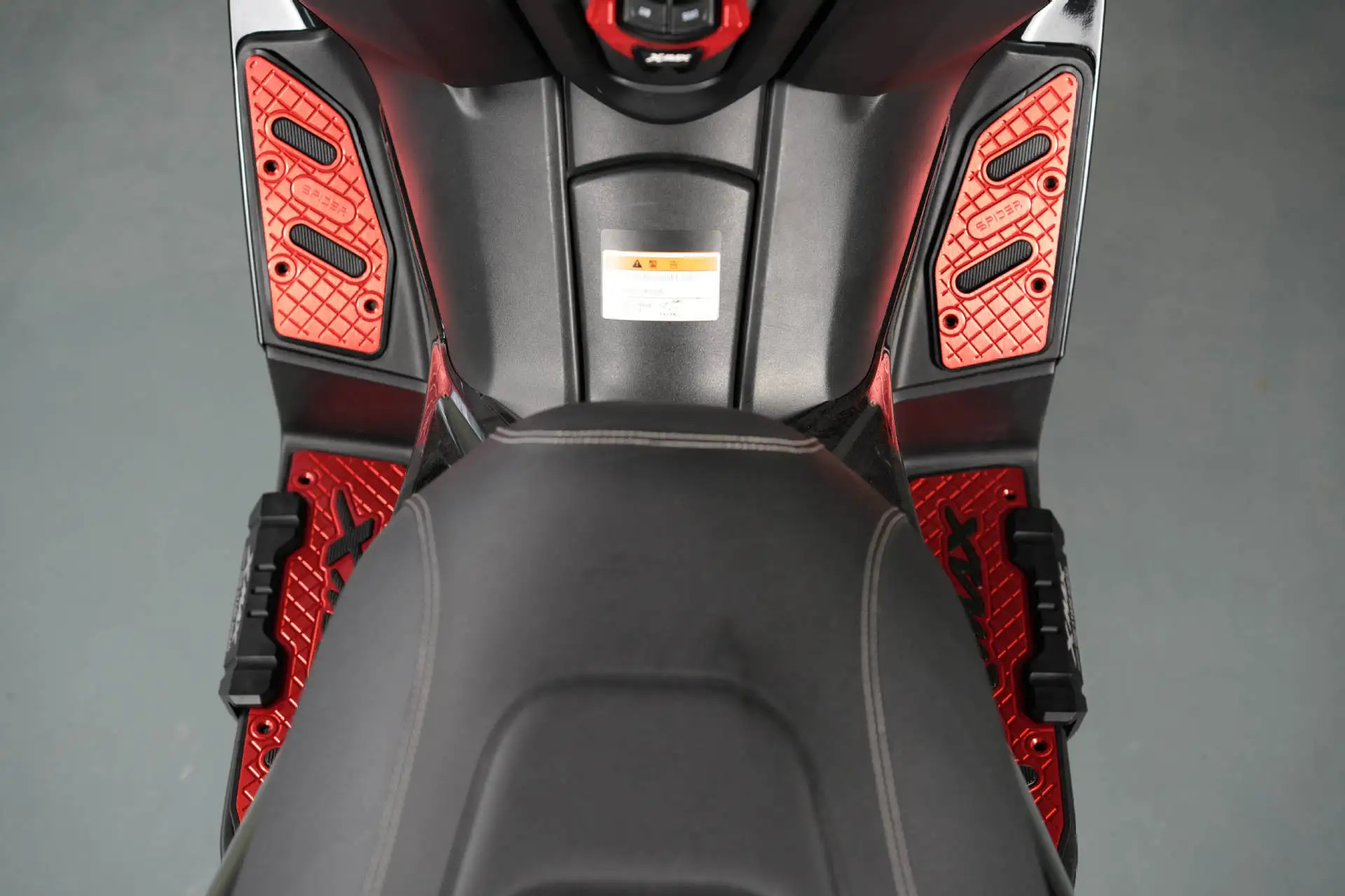 tham de chan nhom cnc cao cap cho yamaha xmax 300