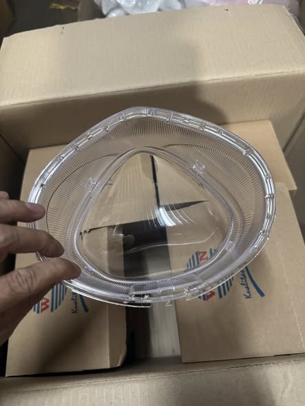 Thay kính pha đèn Grande chuyên nghiệp