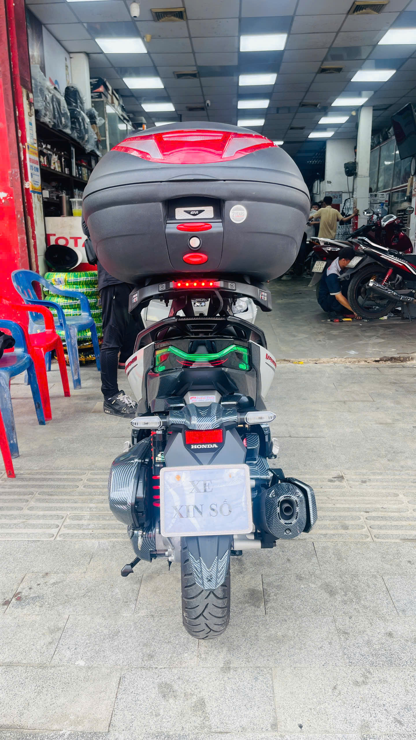 vario 160 len tay thang racing boy adelin