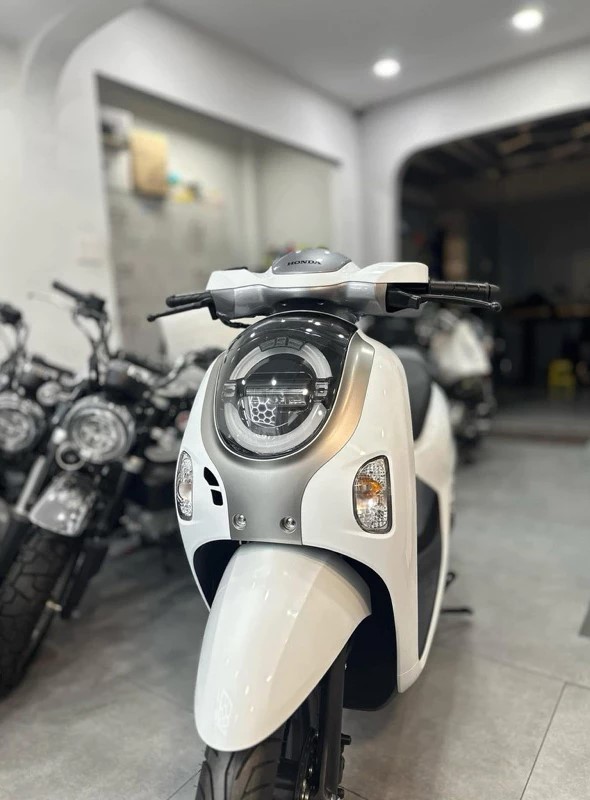 chi tiet choa den scoopy 2025