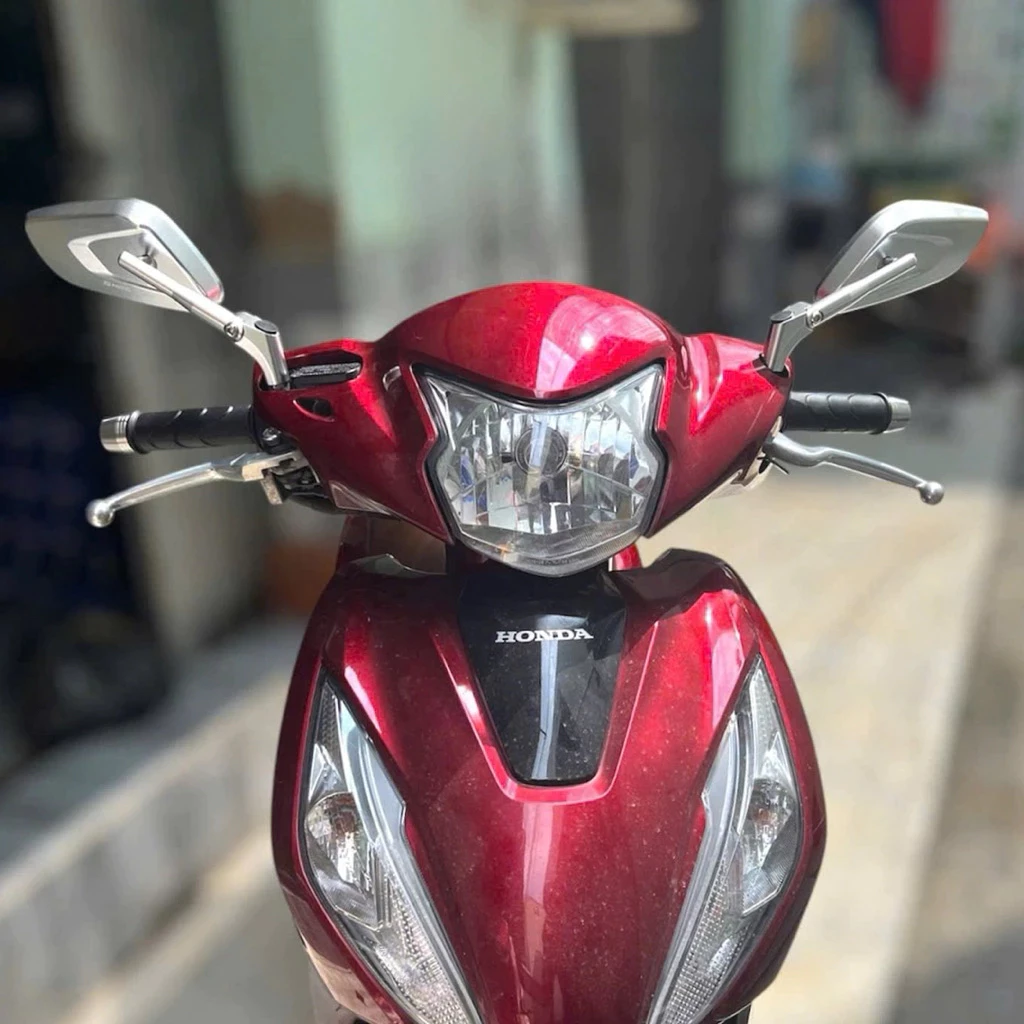 kinh h2c e3 lap nhieu dong xe