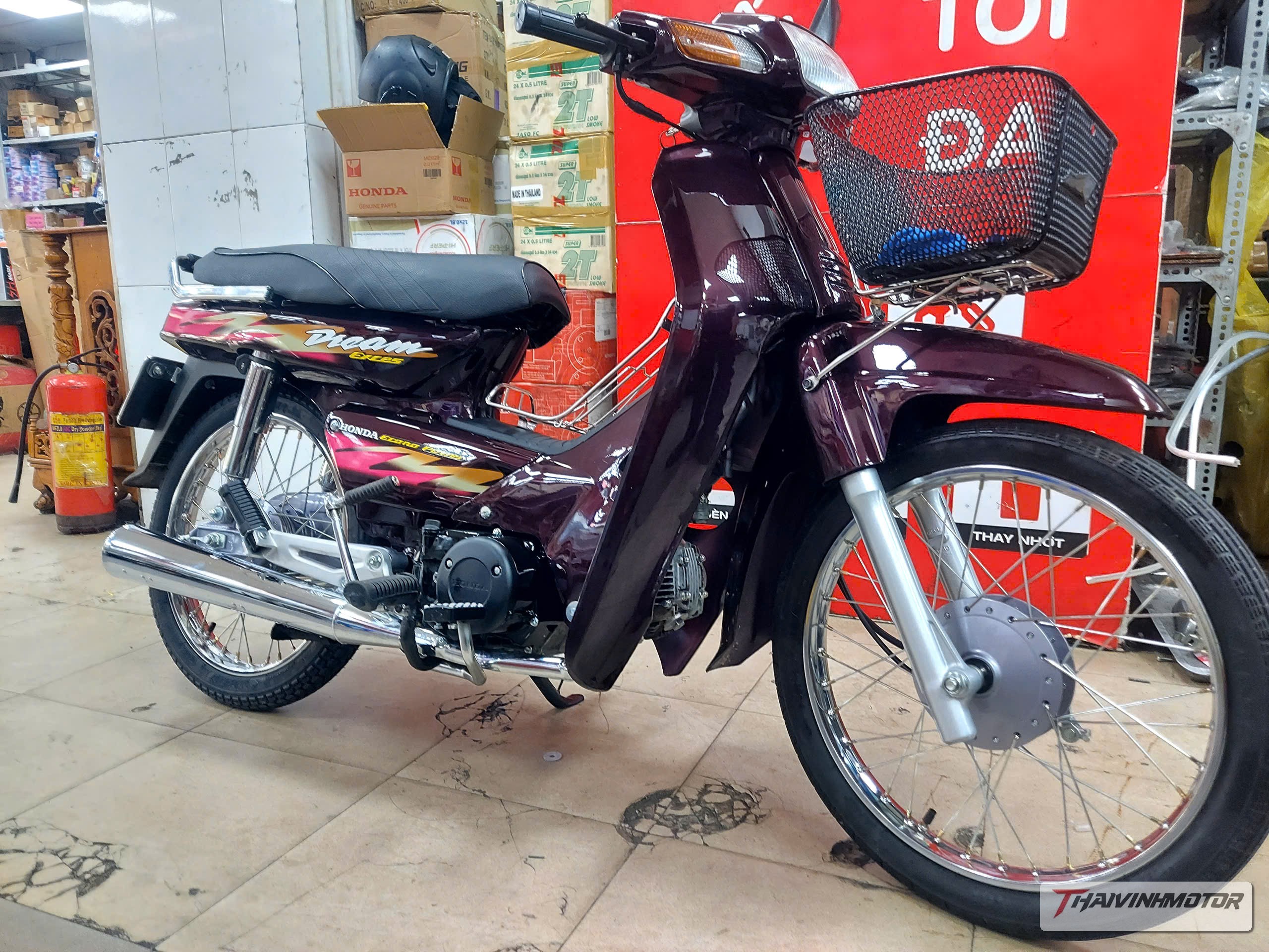 cum cop sườn sau xe dream dọn moi