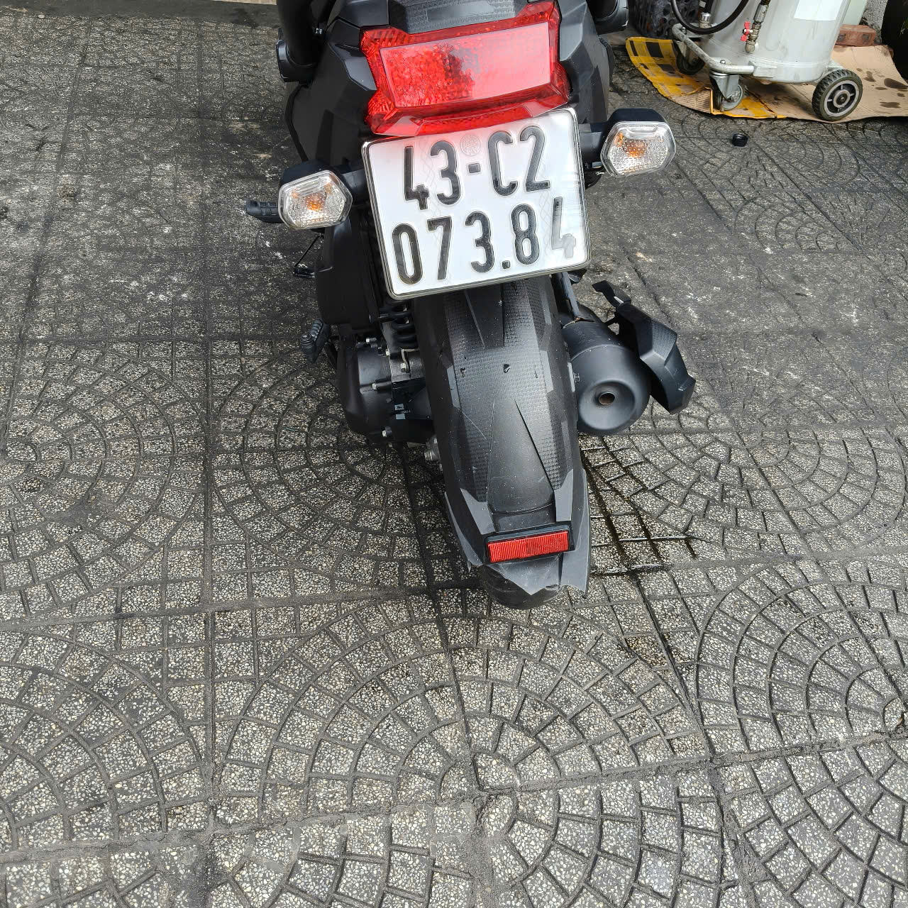 phu kien zoomer x chan bun sau