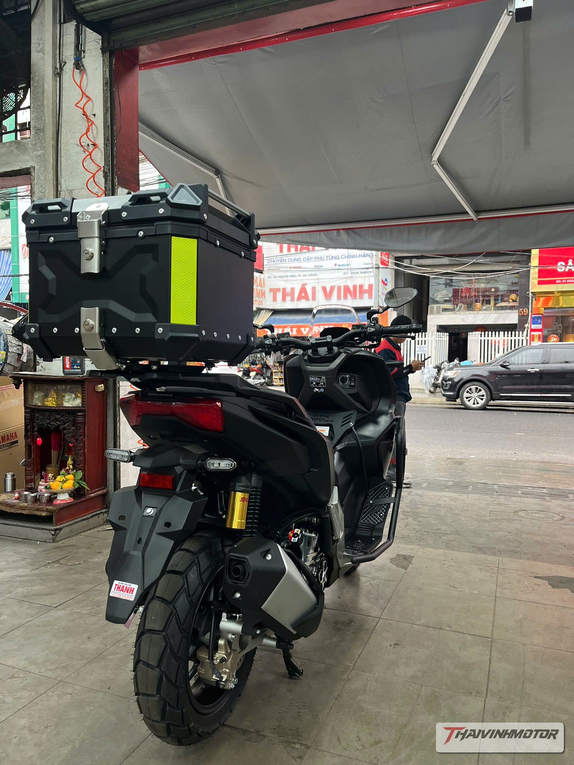 thung nhom adv 160 set touring 05