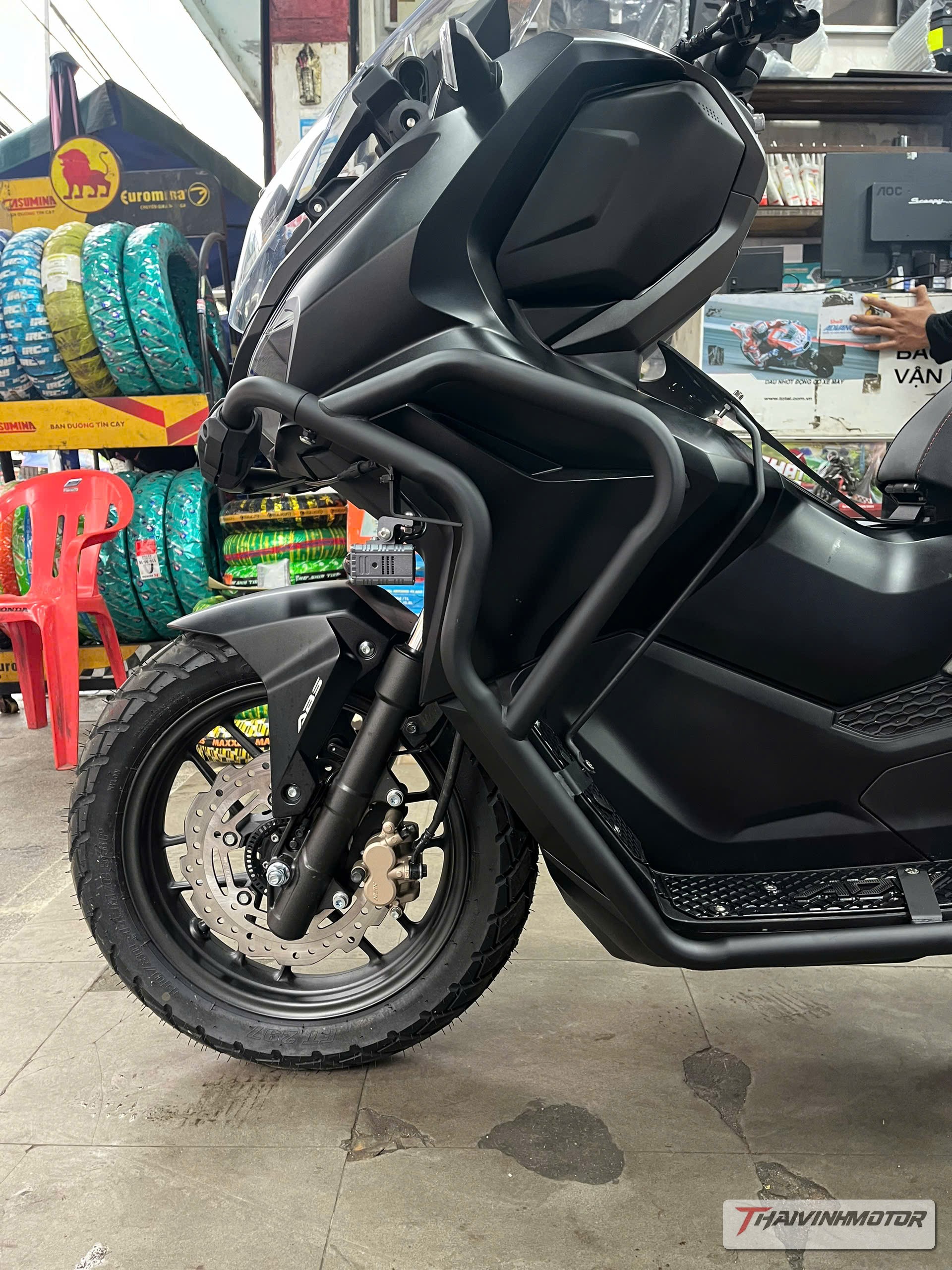 thung nhom adv 160 gia tot 08