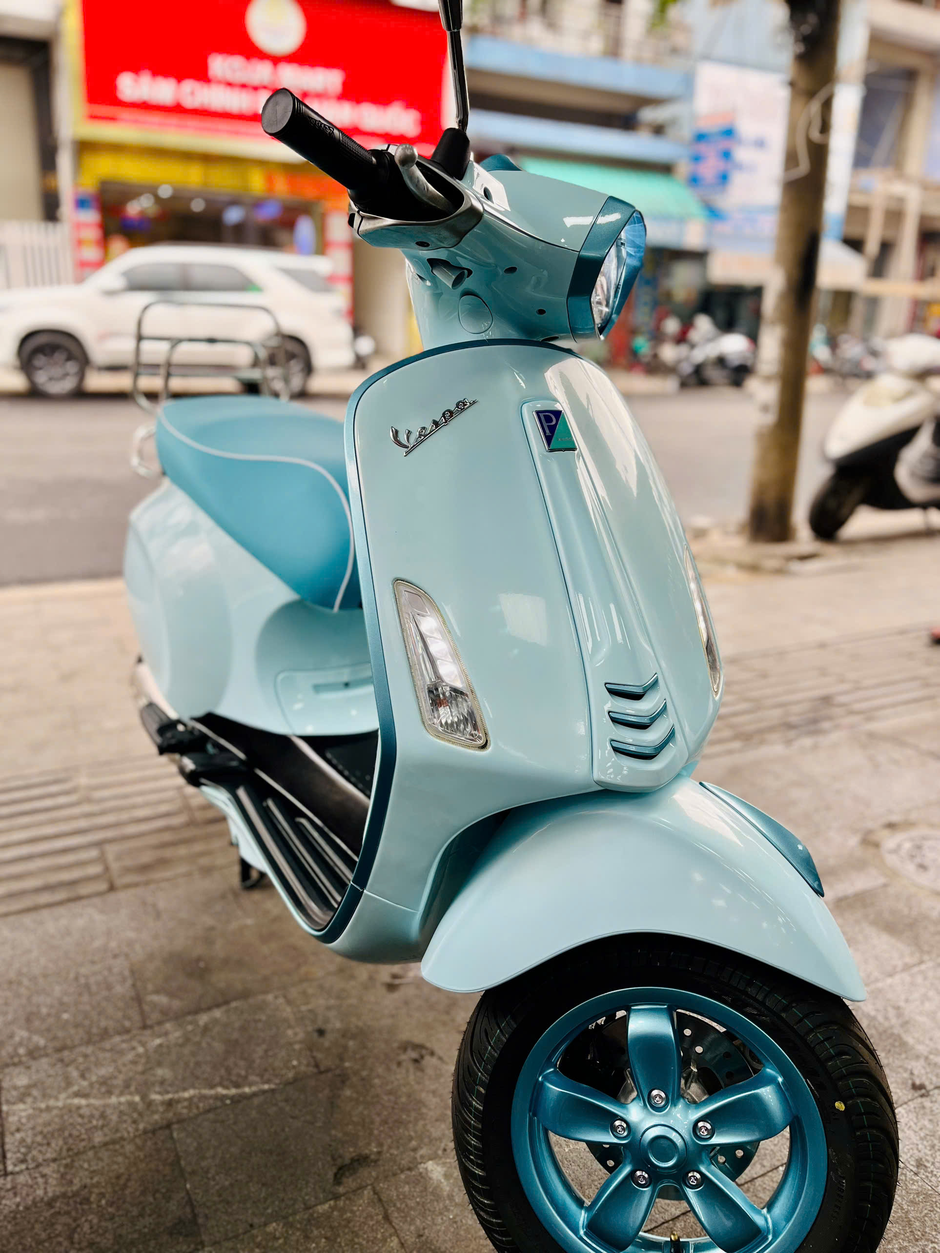 son xe vespa sprint da nang doi mau tan trang theo yeu cau 02