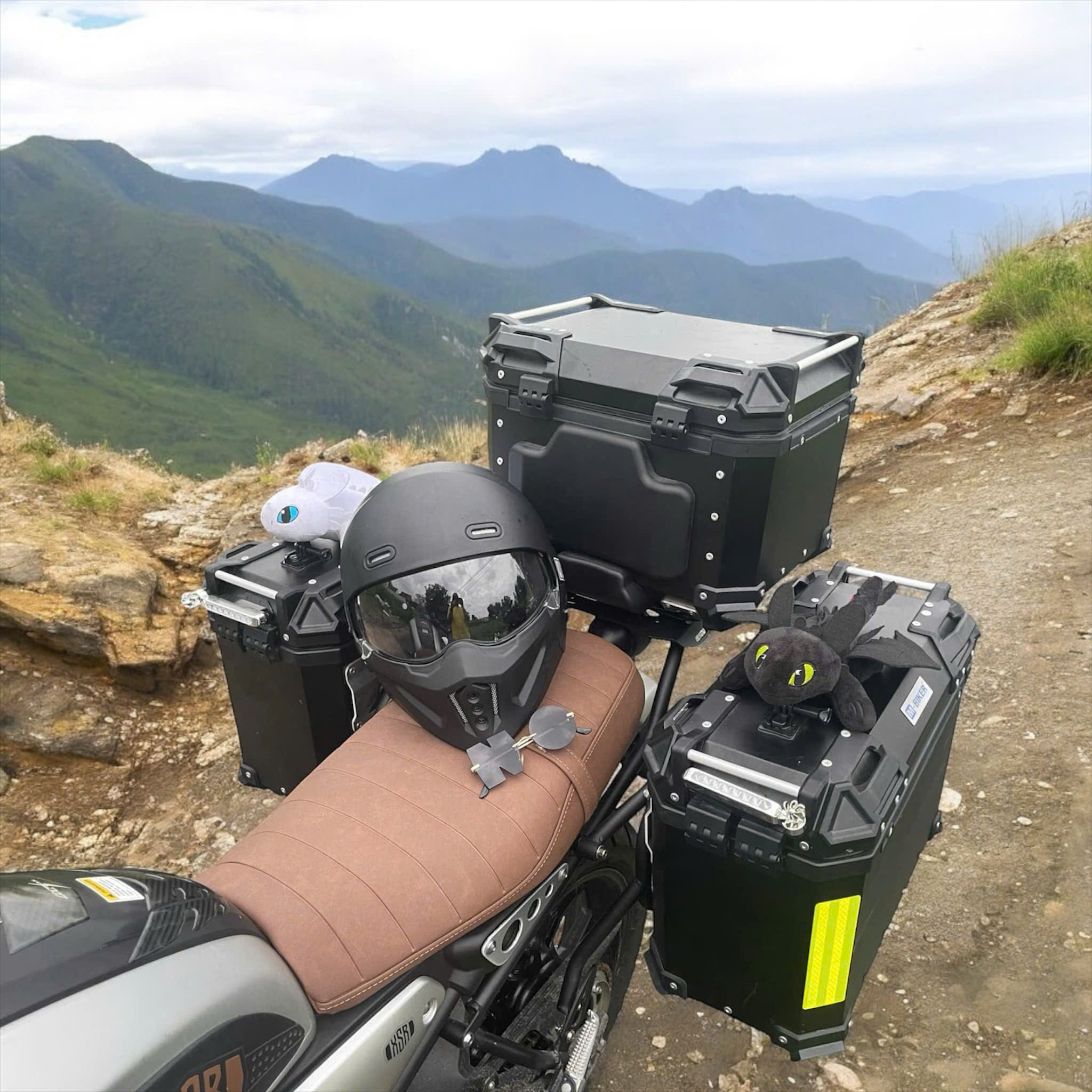 genuine-motorcycle-scooter-boxes-in-da-nang-fast-installation