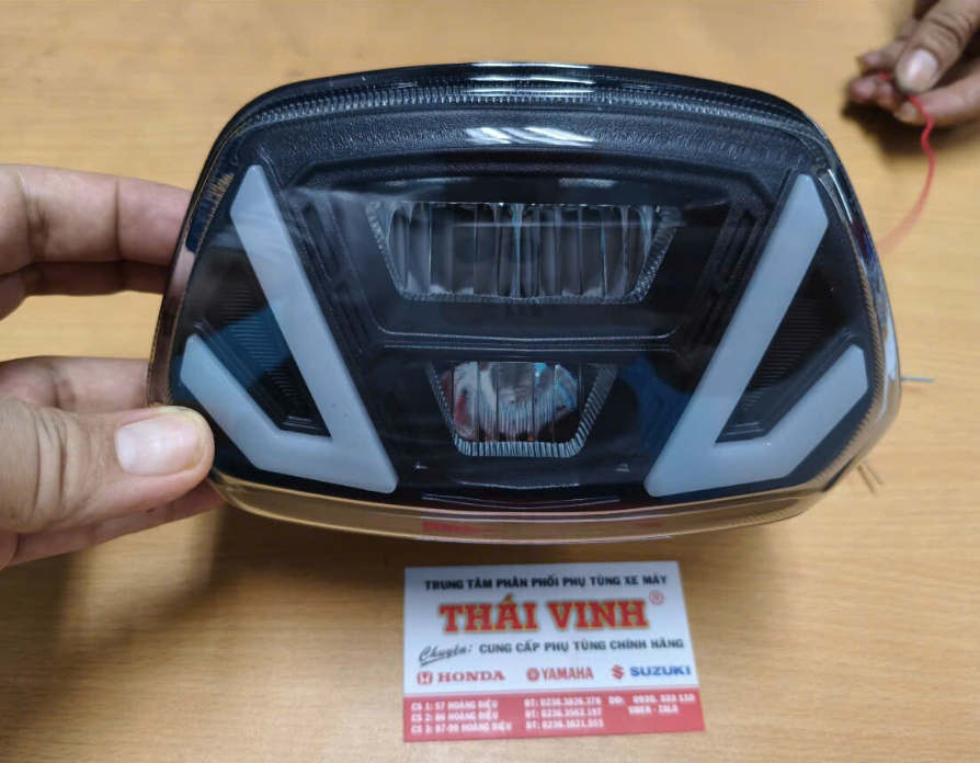 den-pha-led-v2-vespa-sprint-thong-minh-chinh-hang-gia-tot