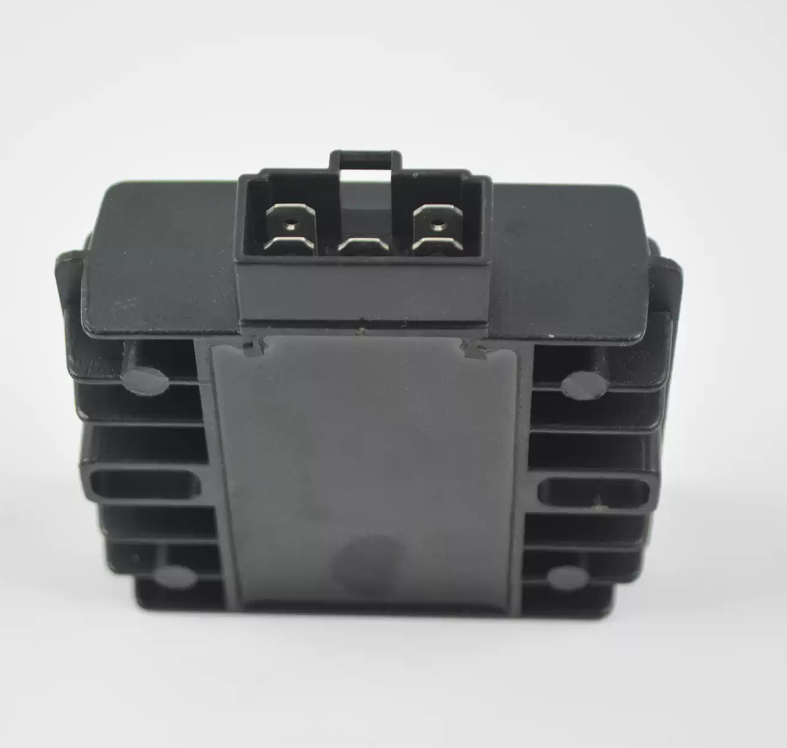 cuc-sac-xe-peugeot-django-chinh-hang-cu-nap-on-ap-dien-binh-ac-quy-12v-chuan-for