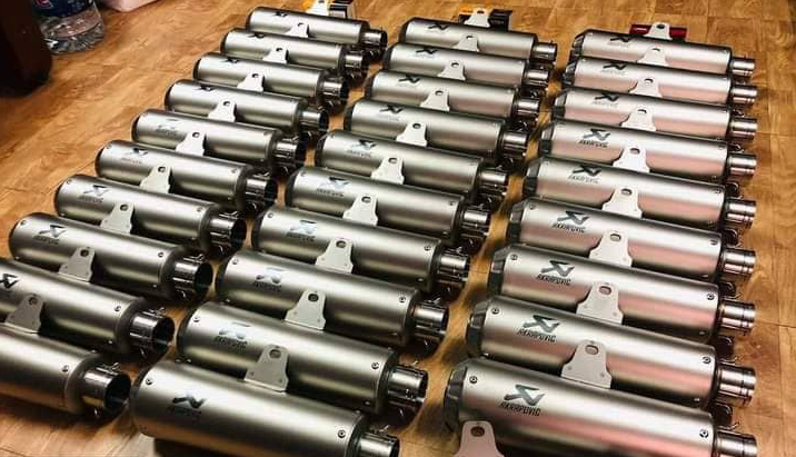 po-akrapovic-r3-am-thanh-uy-luc-dang-cap-the-thao