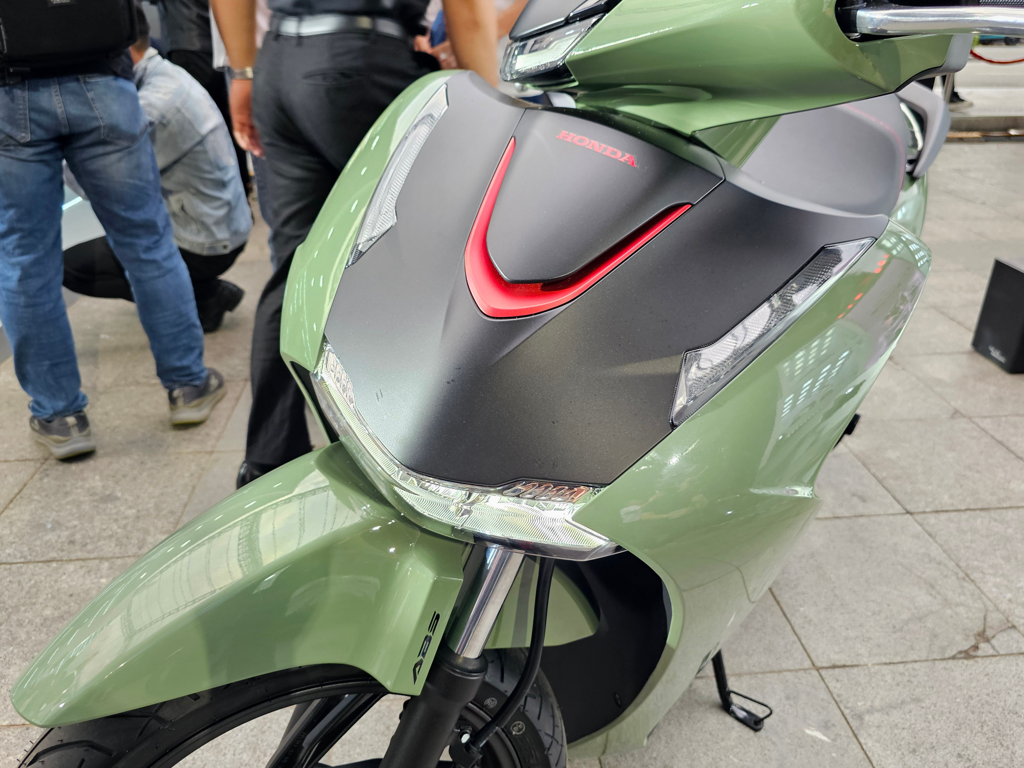 bo-op-trang-tri-crome-carbon-cho-sh-2026-tai-da-nang-thaivinhmotor