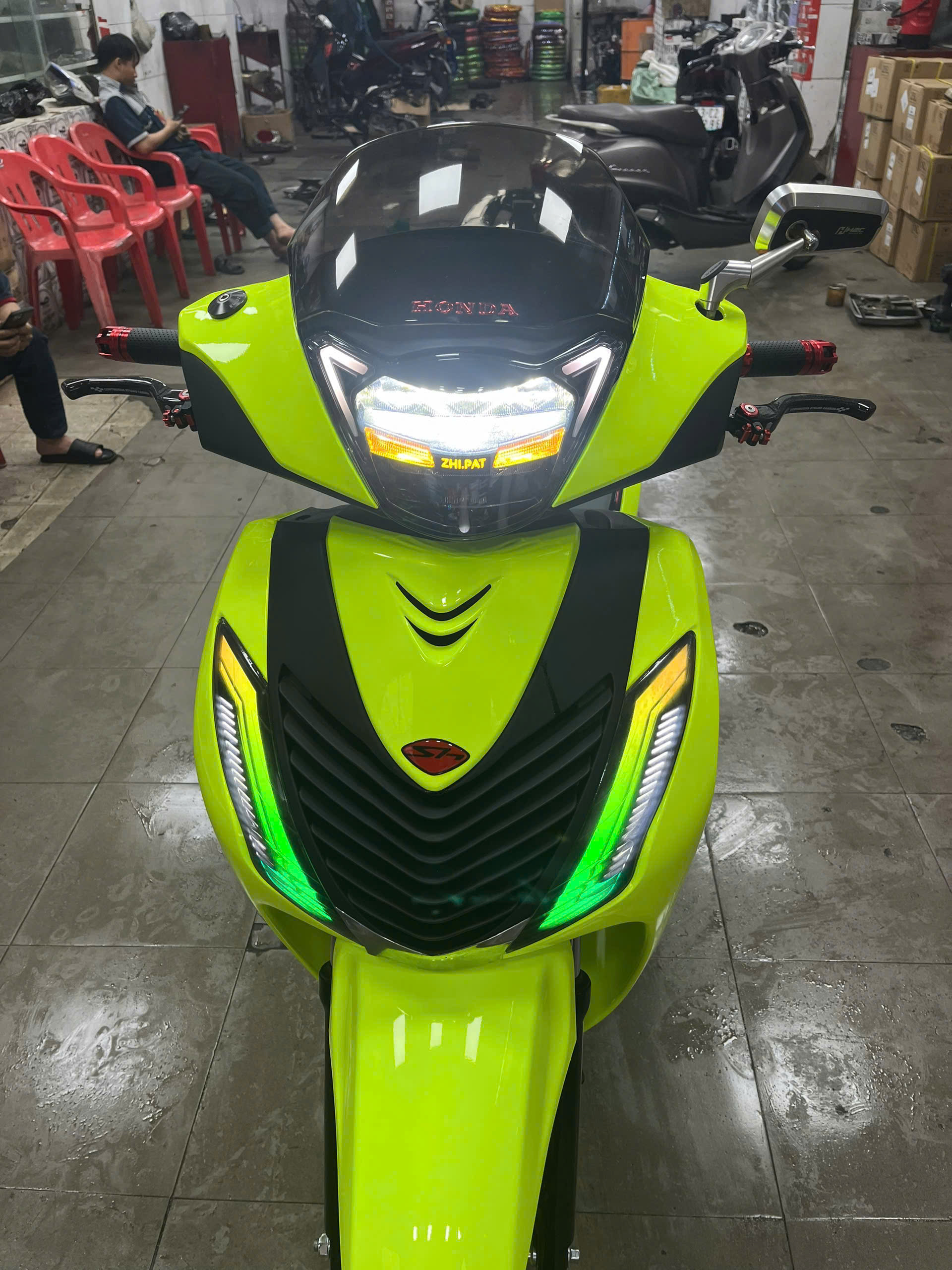 sh-2014-len-dan-ao-y-thay-son-bong-full-led-zhi-pat-dep-chuan-da-nang