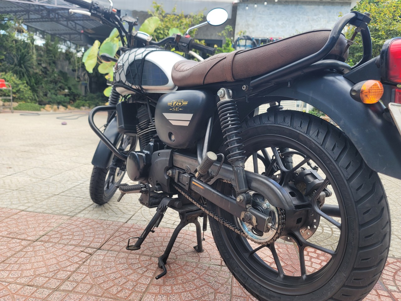 do-xe-kawasaki-w175-dep-va-chat