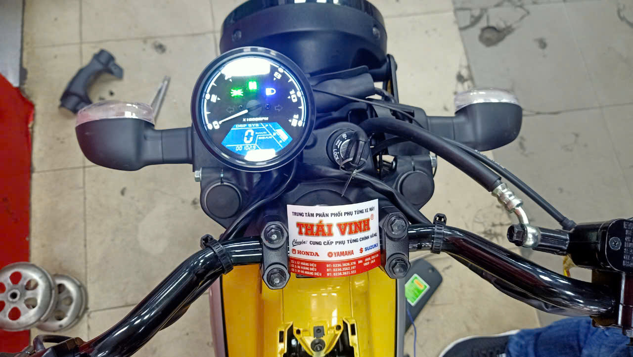 dong-ho-dien-tu-yamaha-pg1-nang-tam-phong-cach-toi-uu-hien-thi-cho-xe-yeu