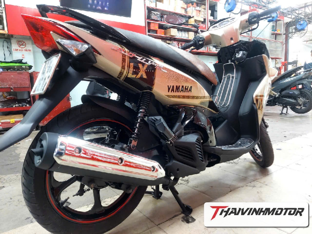 tan-trang-moi-yamaha-nouvo-lx-hoi-sinh-huyen-thoai-xe-ga