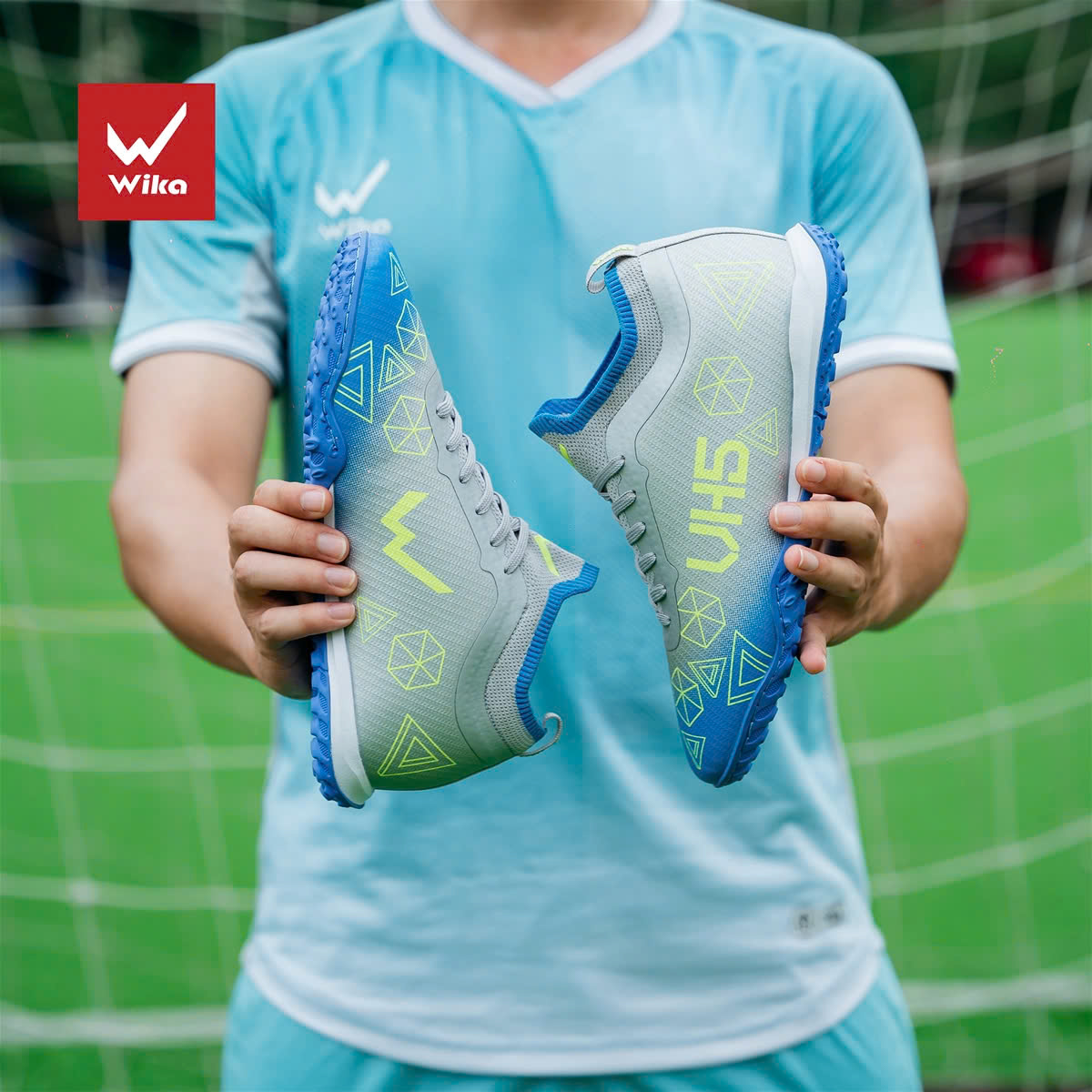 giay-bong-da-wika-co-cao-vh5-mau-bac-chinh-hang