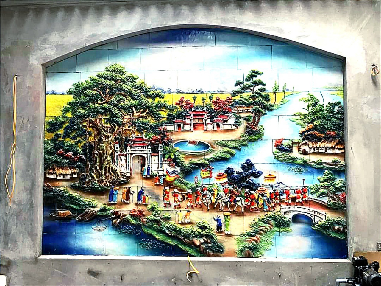 Làng quê Việt Nam qua tranh gốm sứ Mosaic