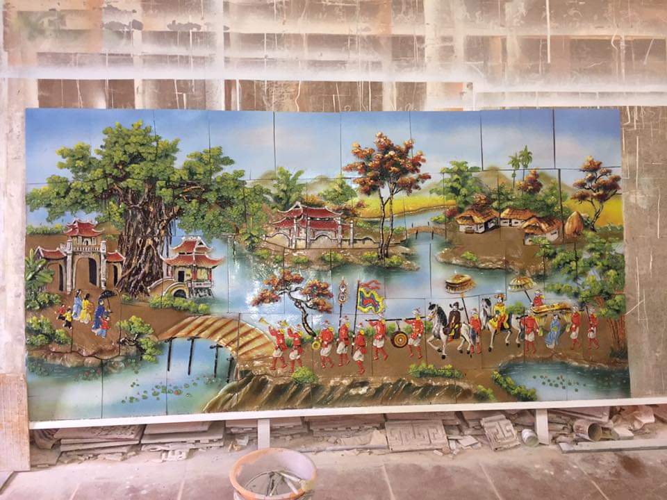 TRANH GỐM ĐẮP NỔI VINH QUY BÁI TỔ